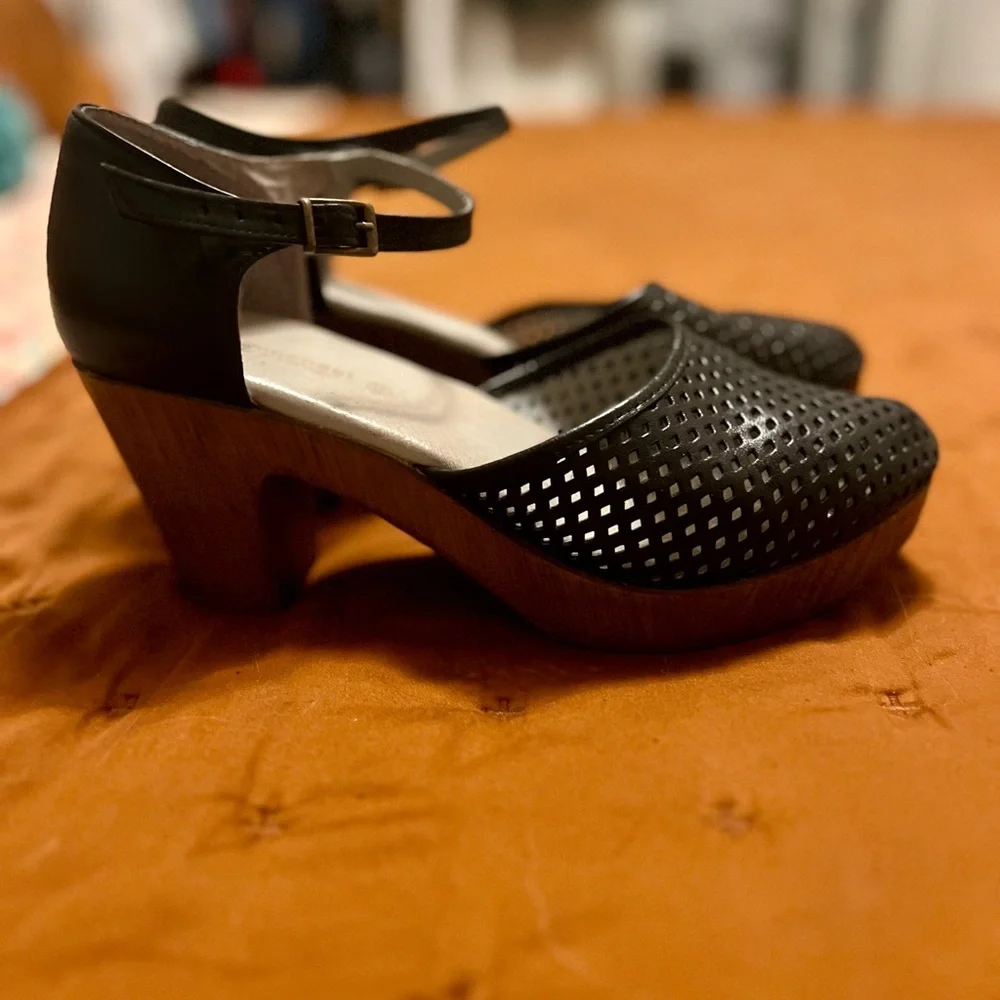 Eric Michael Black Leather and Wood Clog Heels - Picture 5 of 10